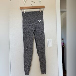 Gray Heathered Leggings with Tapered Design